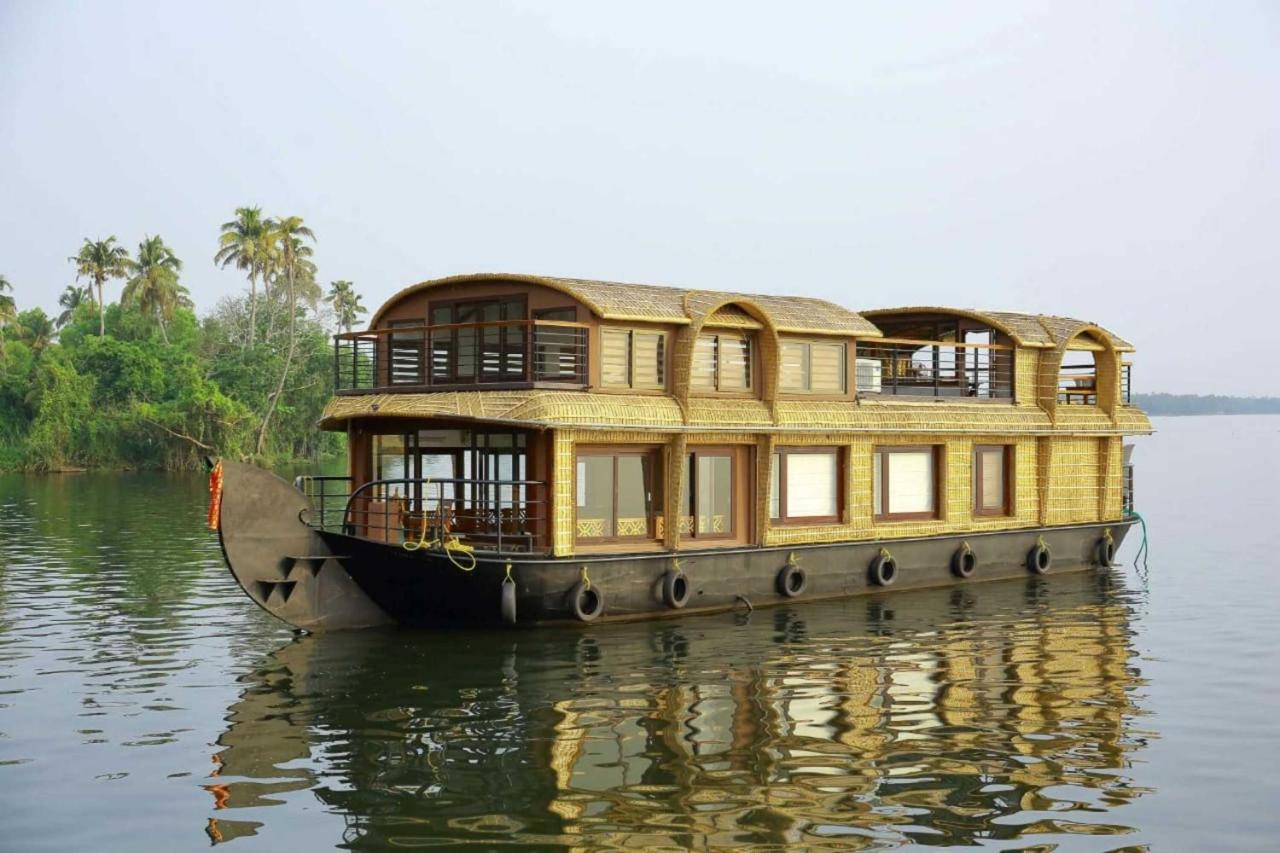 Cosy Premium Houseboats Hotel Alappuzha Kültér fotó