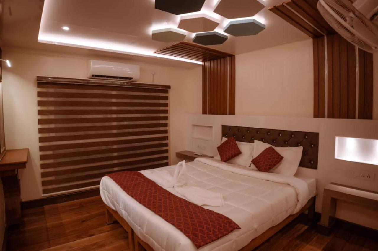 Cosy Premium Houseboats Hotel Alappuzha Kültér fotó