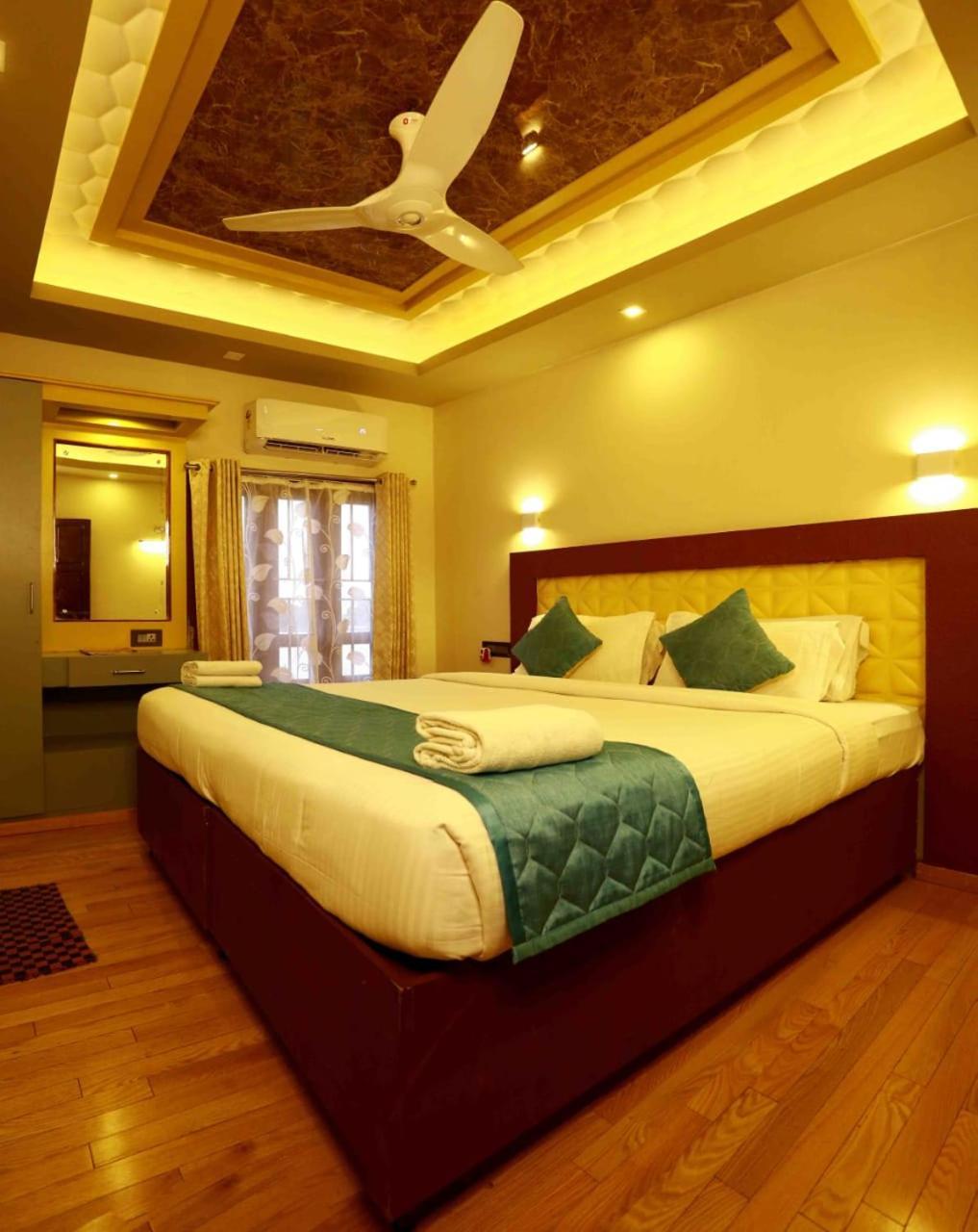 Cosy Premium Houseboats Hotel Alappuzha Kültér fotó