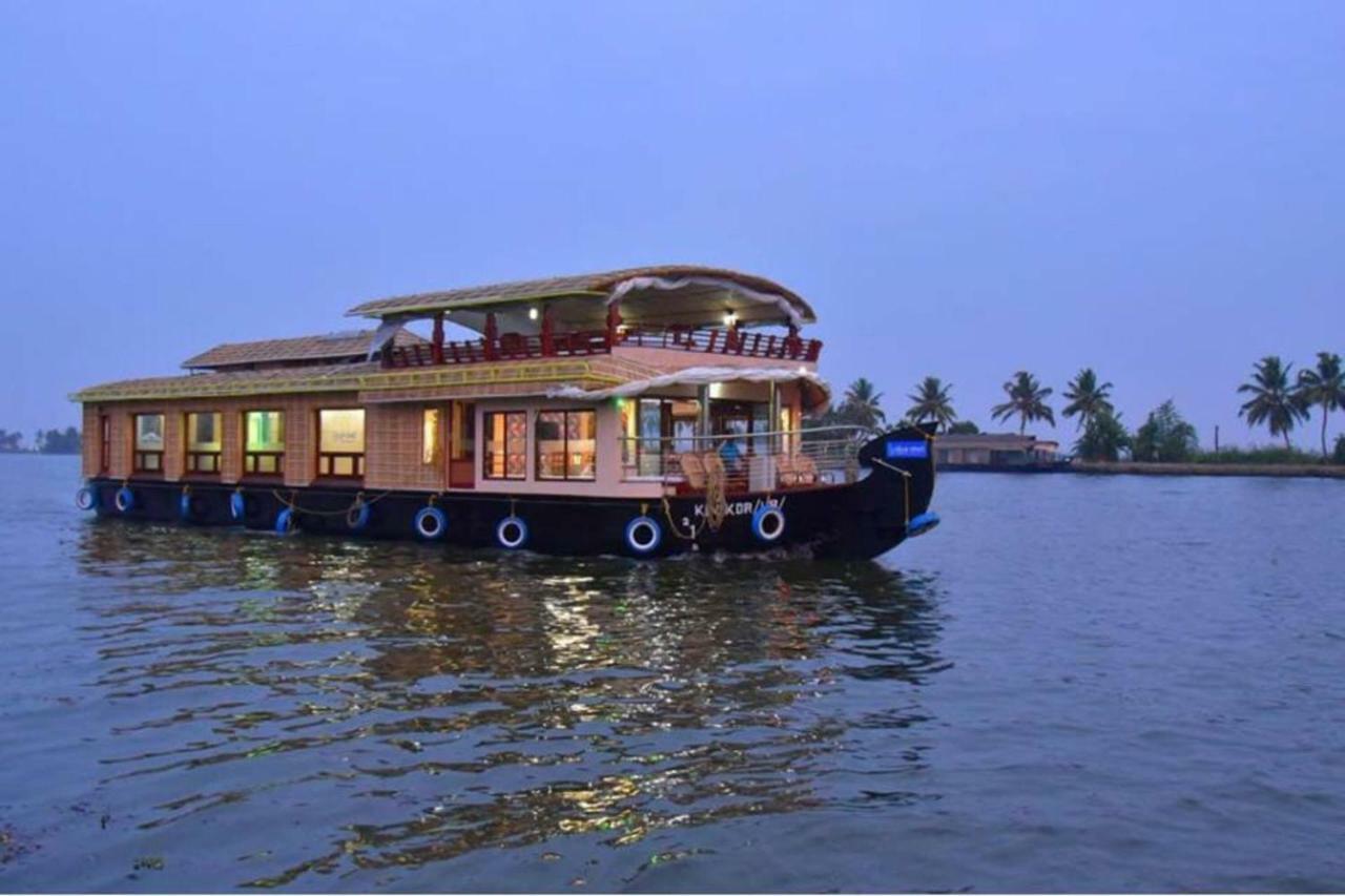 Cosy Premium Houseboats Hotel Alappuzha Kültér fotó