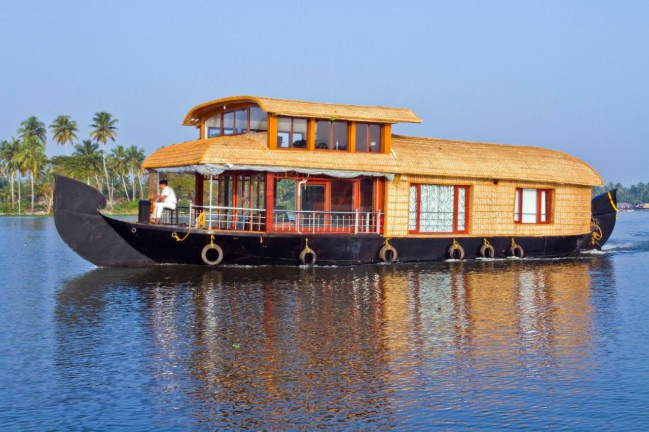 Cosy Premium Houseboats Hotel Alappuzha Kültér fotó