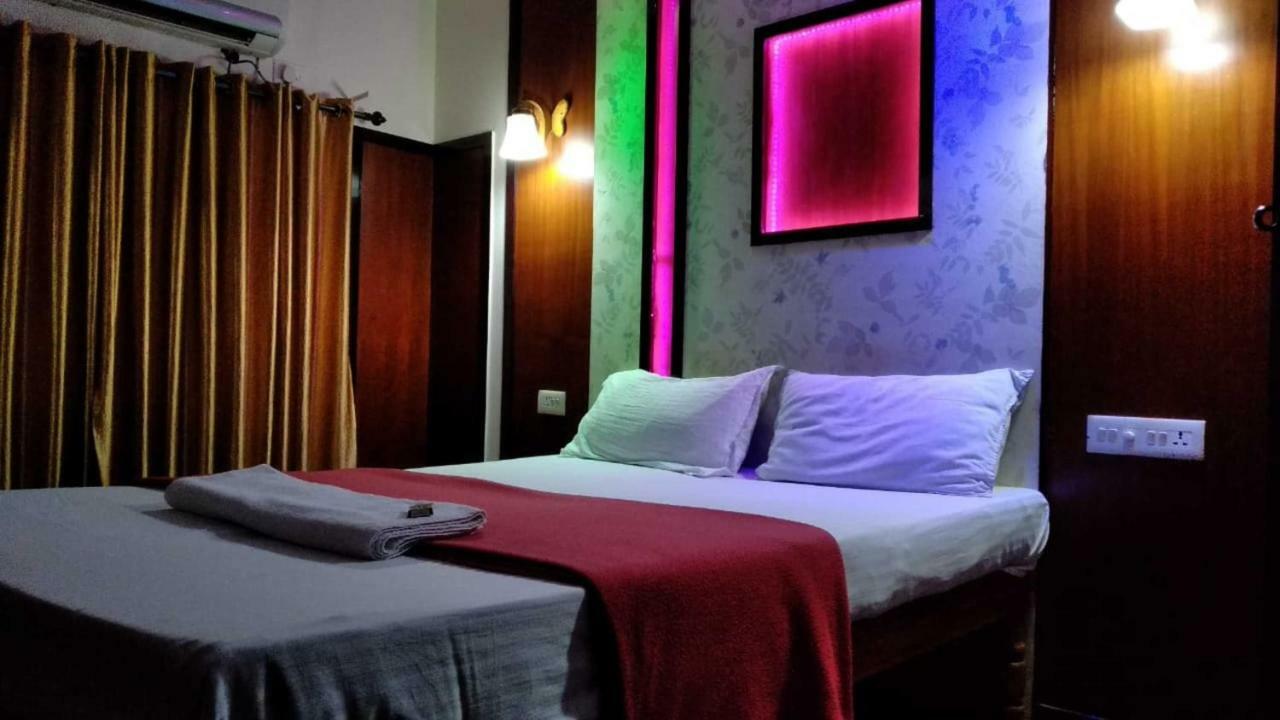 Cosy Premium Houseboats Hotel Alappuzha Kültér fotó