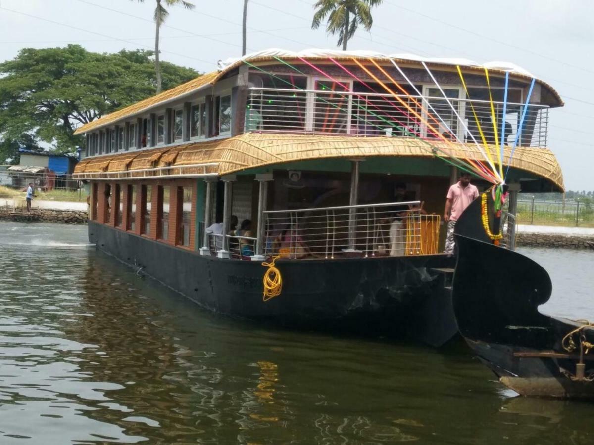 Cosy Premium Houseboats Hotel Alappuzha Kültér fotó