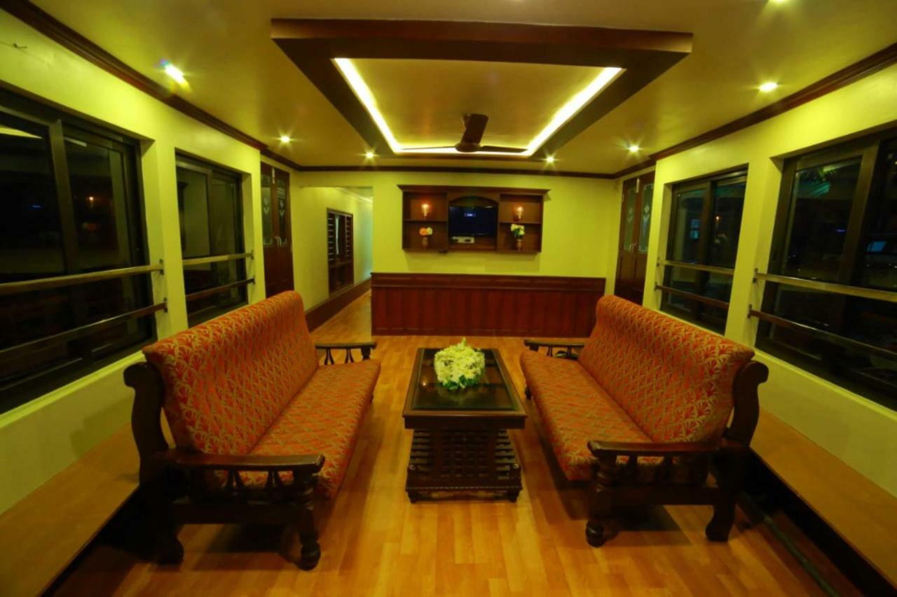 Cosy Premium Houseboats Hotel Alappuzha Kültér fotó