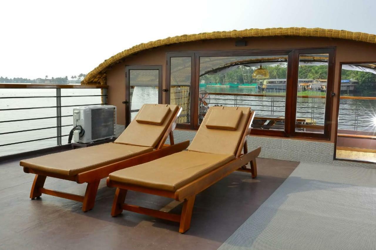 Cosy Premium Houseboats Hotel Alappuzha Kültér fotó