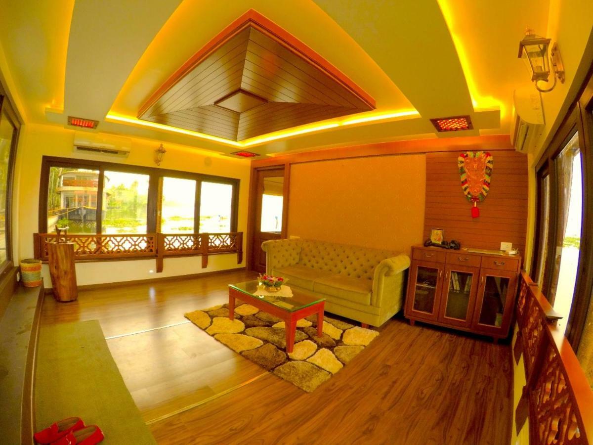 Cosy Premium Houseboats Hotel Alappuzha Kültér fotó