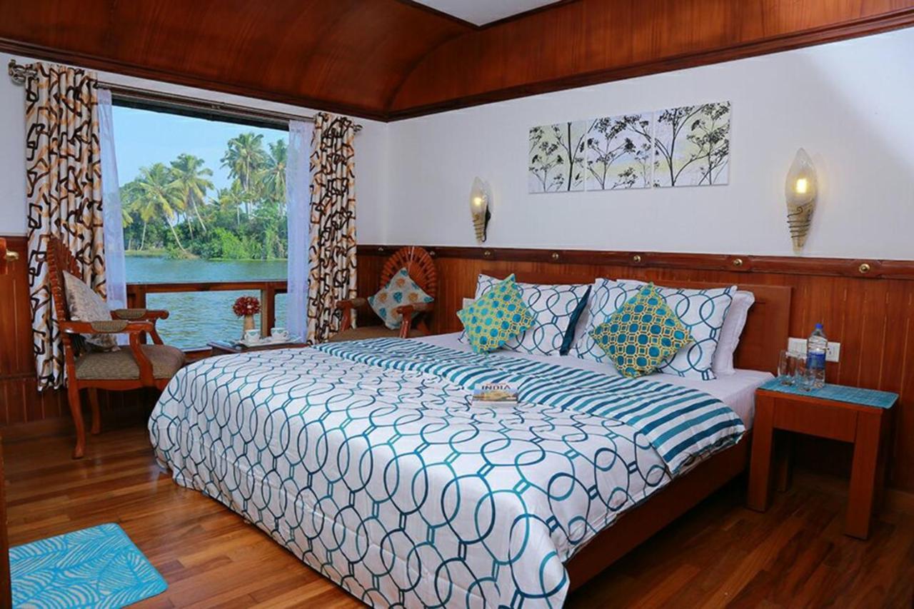 Cosy Premium Houseboats Hotel Alappuzha Kültér fotó
