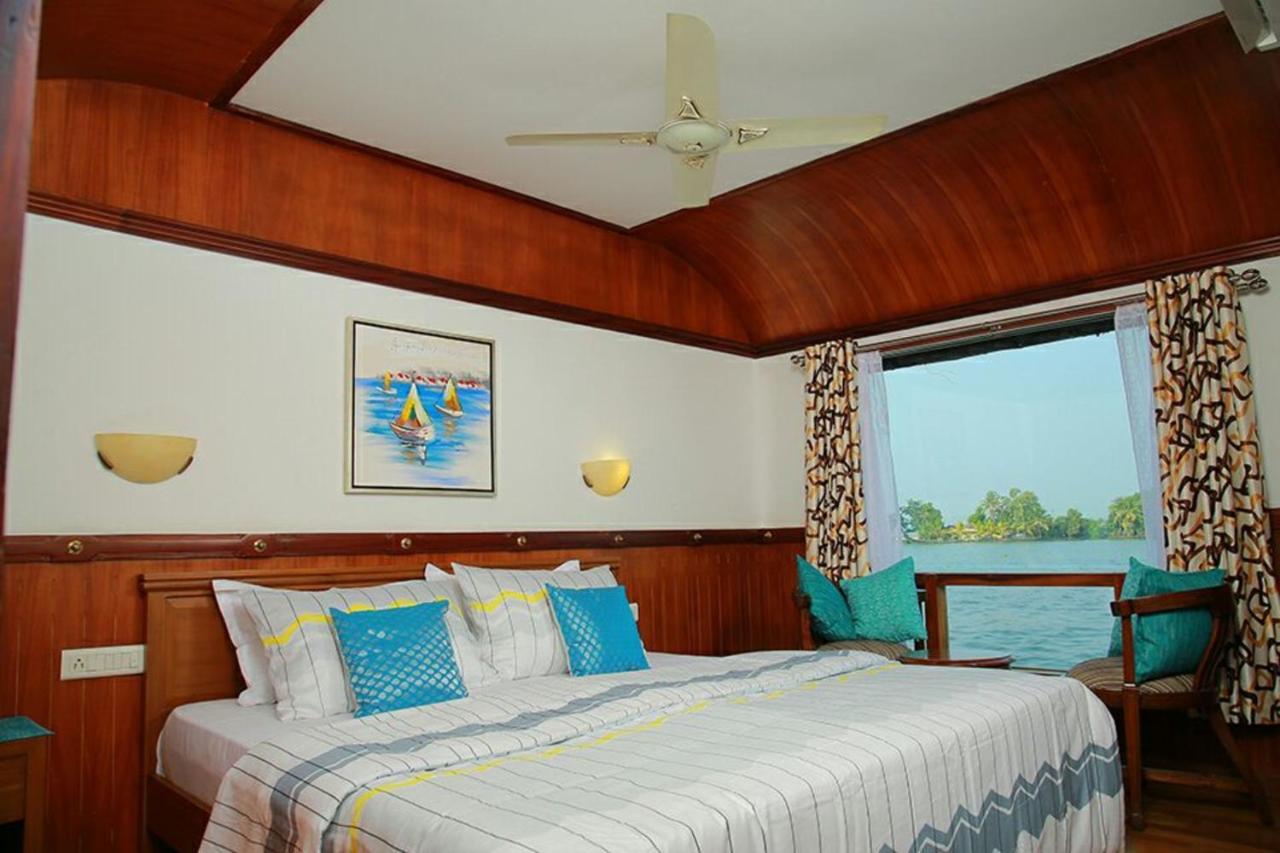 Cosy Premium Houseboats Hotel Alappuzha Kültér fotó